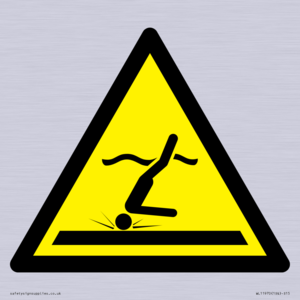 W048 Warning: Shallow water (diving)